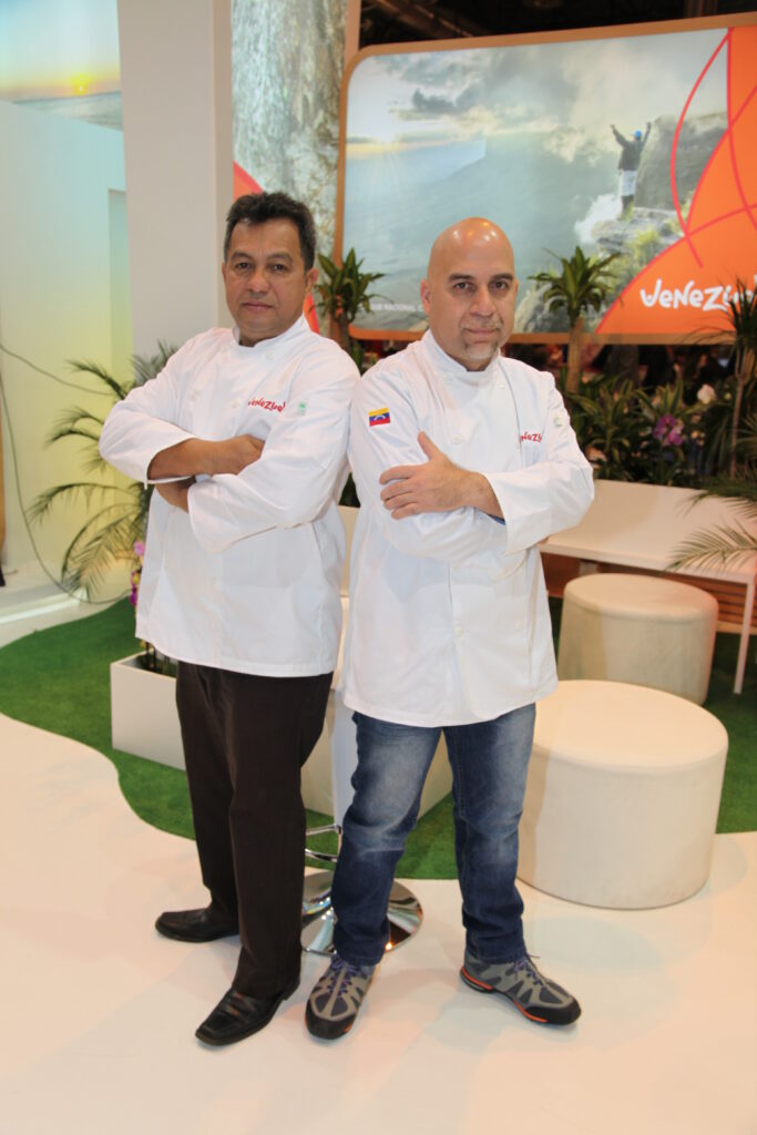 Chefs Nelson Méndez y Jaime Llanos, de Venezuela